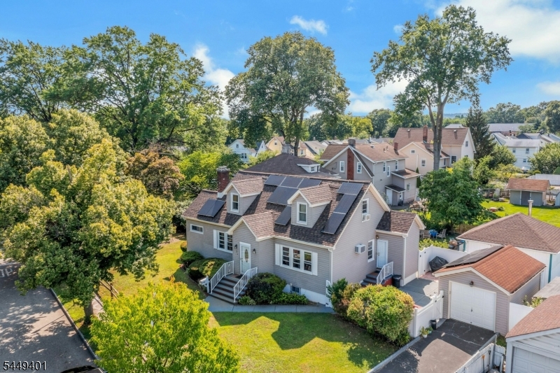 1 Hewitt Ave