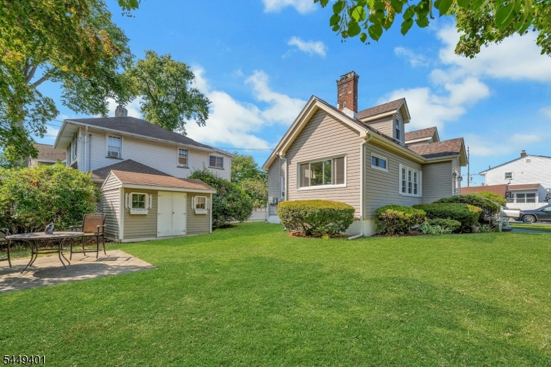 1 Hewitt Ave
