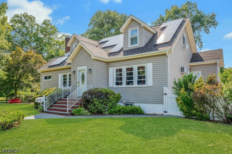 1 Hewitt Ave