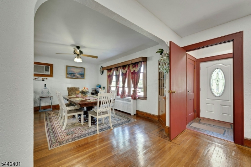 1 Hewitt Ave