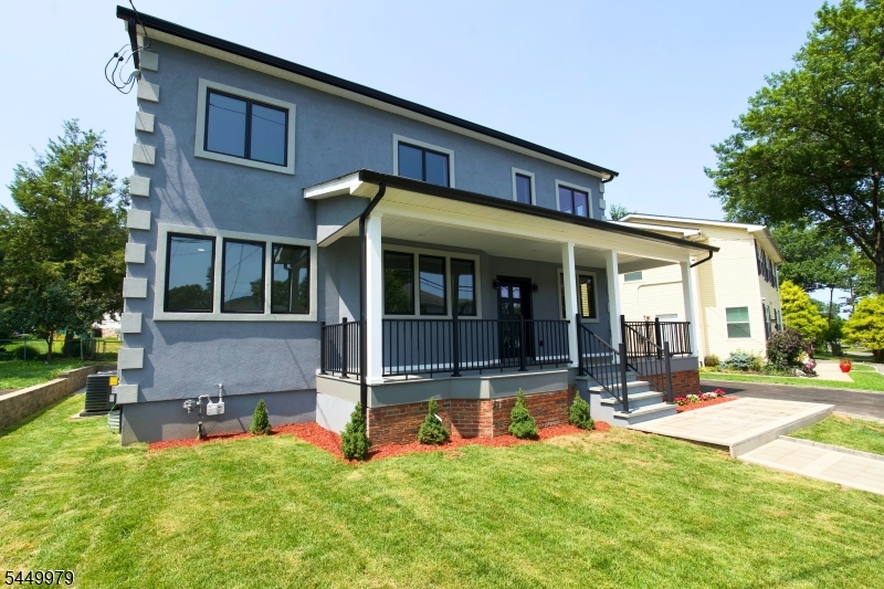6 Henoch Ave