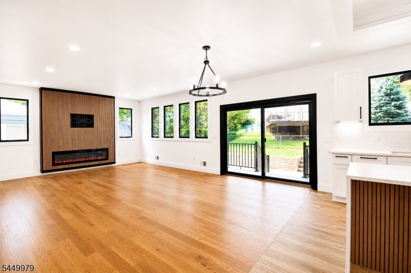 6 Henoch Ave