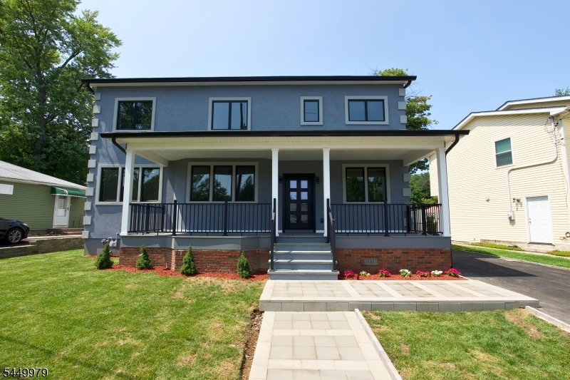 6 Henoch Ave