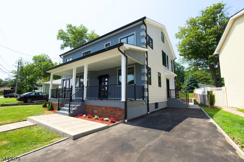 6 Henoch Ave