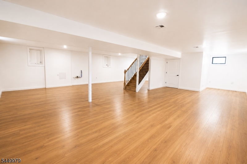 6 Henoch Ave