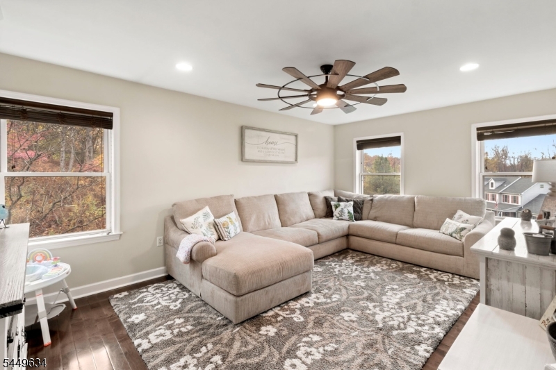 55 Woodland Rd