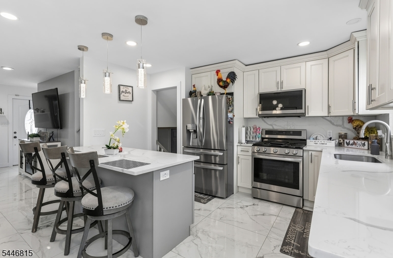 77 Bernice Rd
