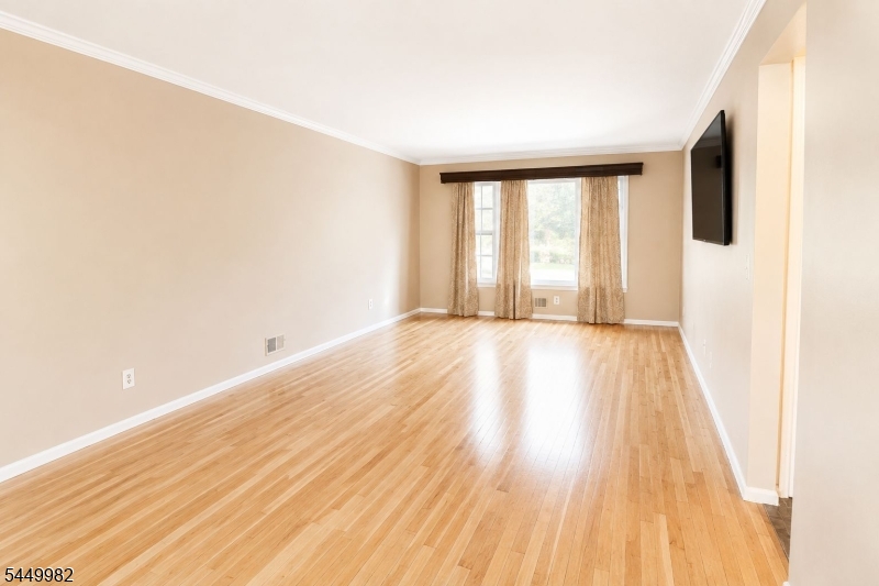 24 WOODLAND TERRACE