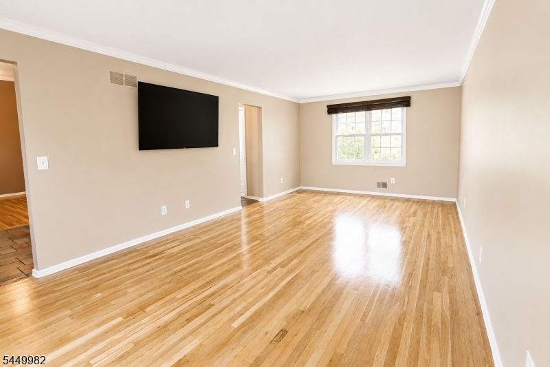 24 WOODLAND TERRACE