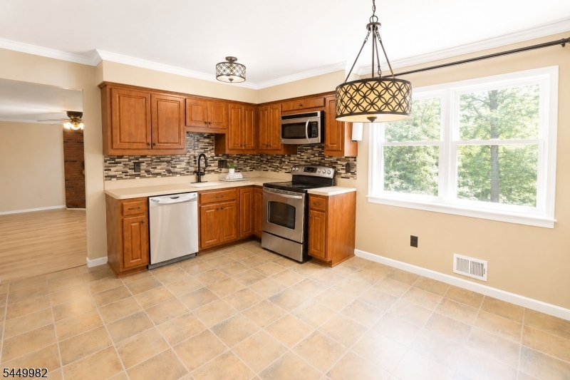 24 WOODLAND TERRACE