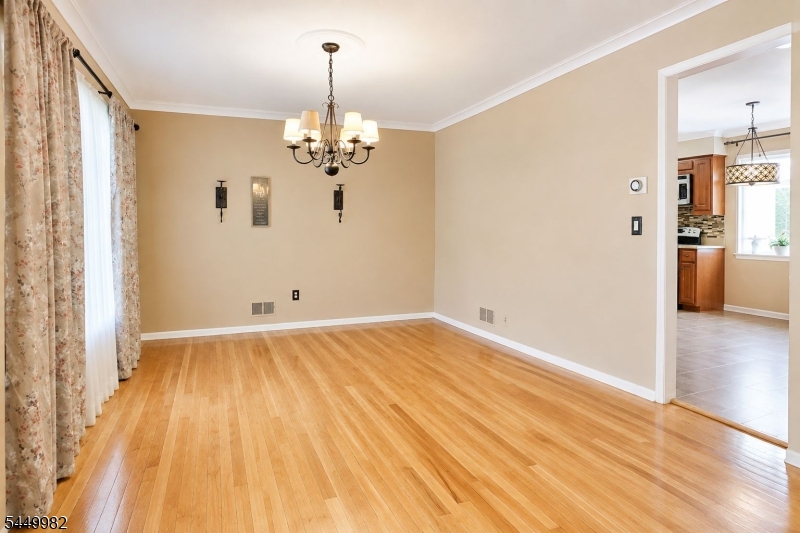 24 WOODLAND TERRACE