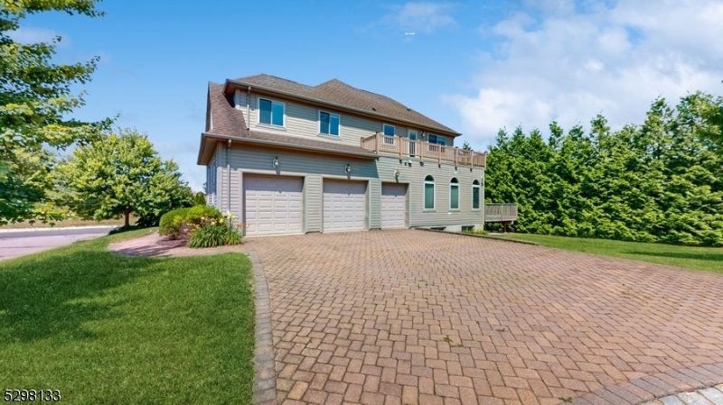 1 White Oak Ct