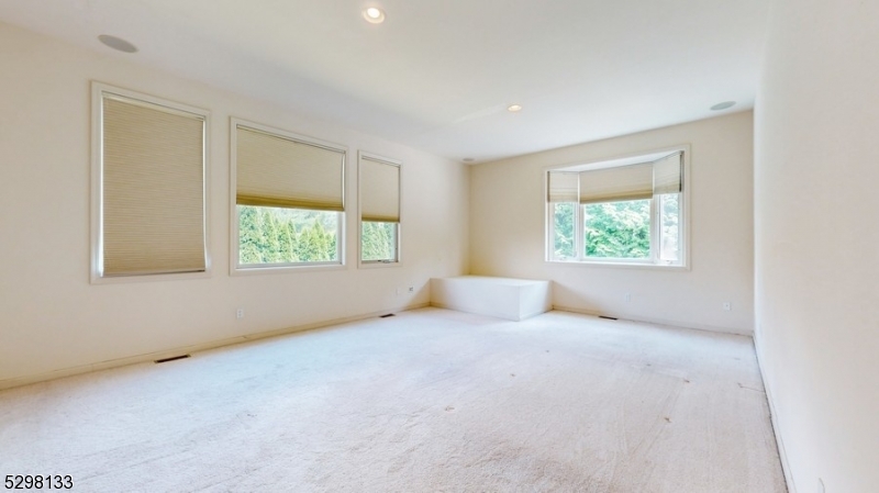1 White Oak Ct