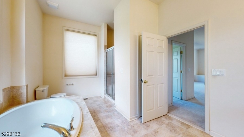 1 White Oak Ct