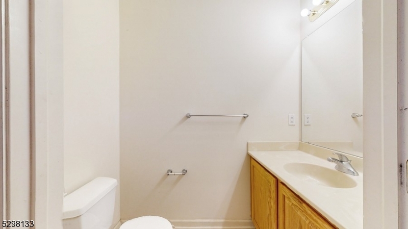 1 White Oak Ct