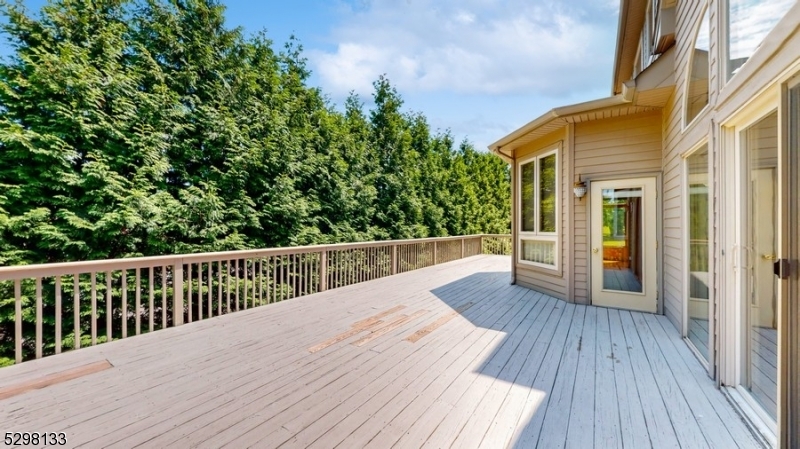 1 White Oak Ct