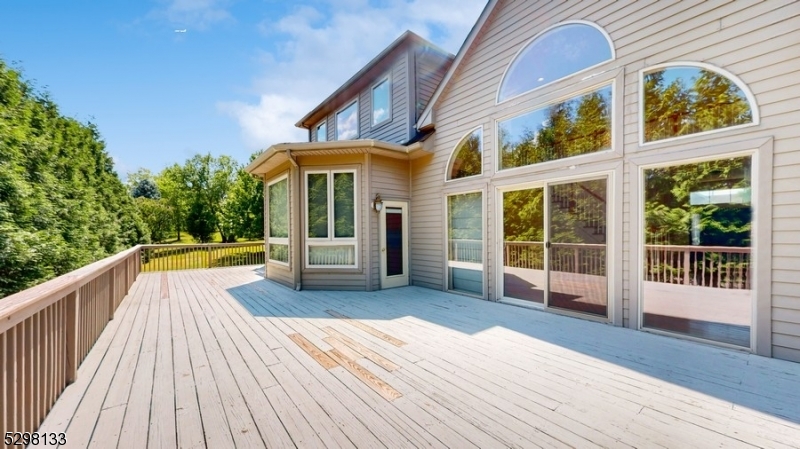 1 White Oak Ct