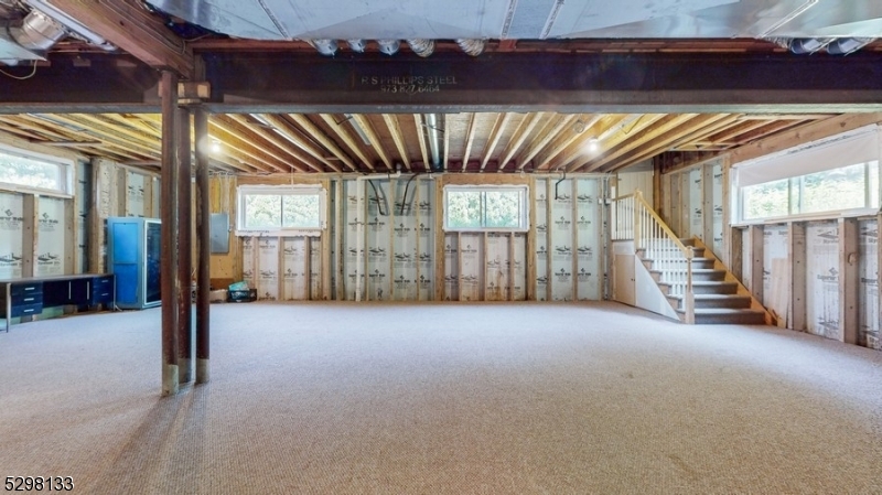 1 White Oak Ct