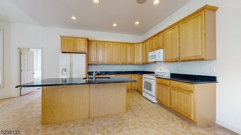 1 White Oak Ct