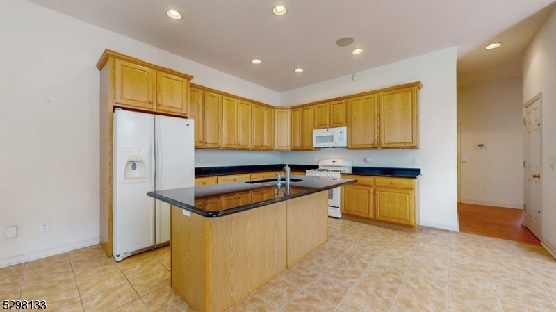 1 White Oak Ct