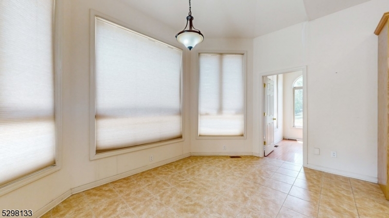 1 White Oak Ct