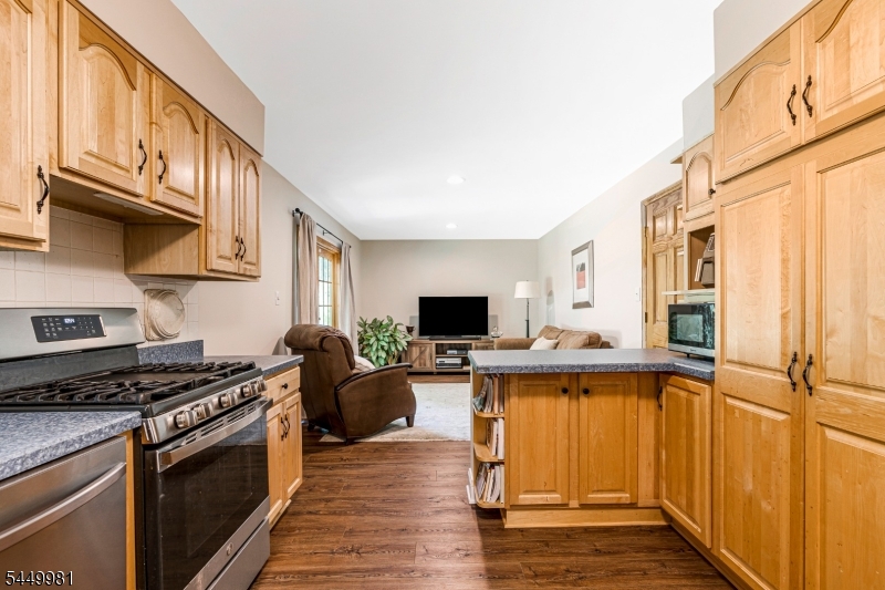 321 Ascot Ln