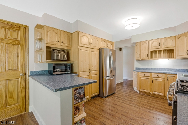 321 Ascot Ln