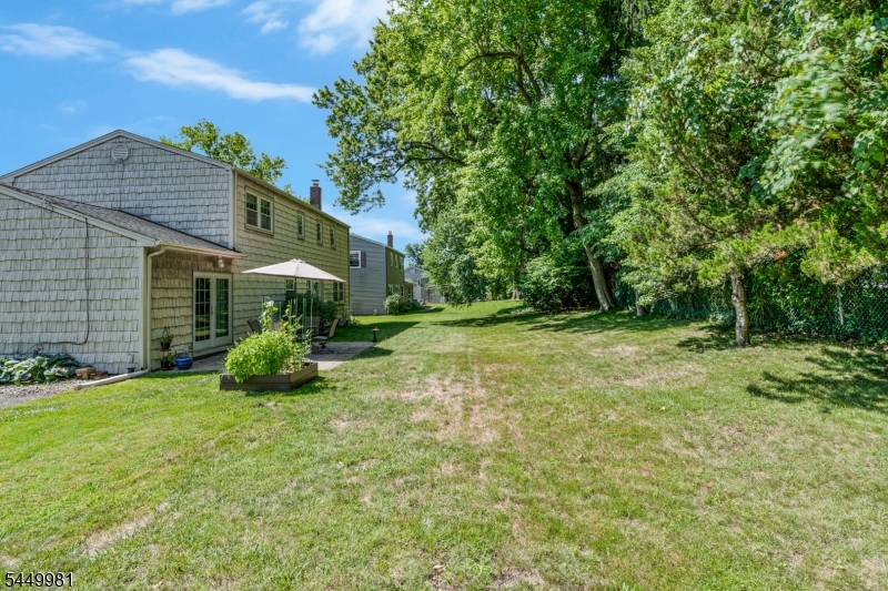 321 Ascot Ln