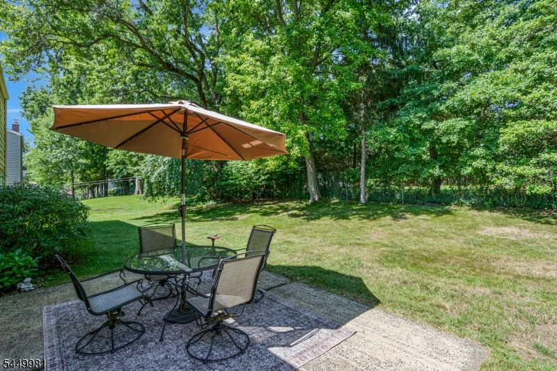 321 Ascot Ln