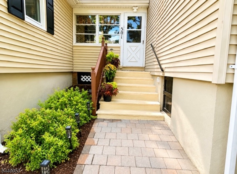 501 Diamond Spring Rd