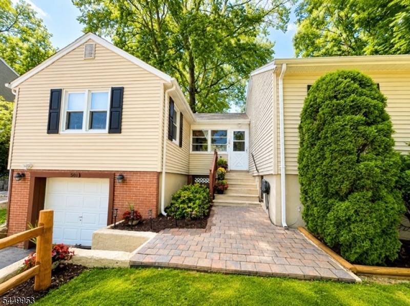 501 Diamond Spring Rd