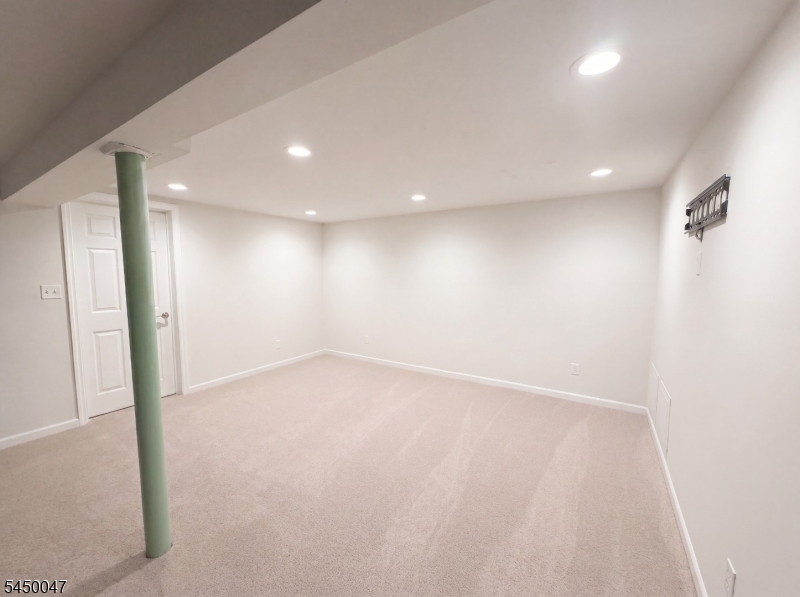 63 Samson Ave