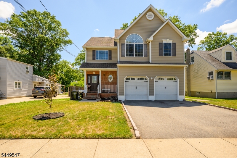98 Remsen Ave