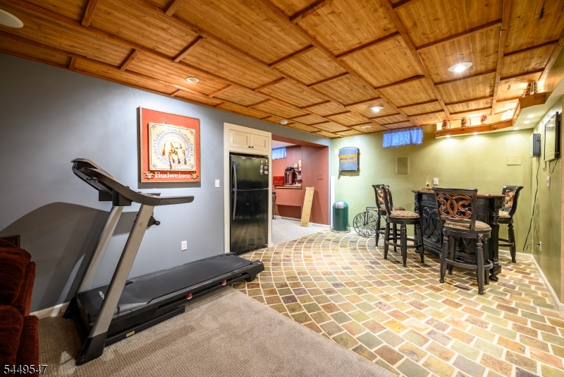 98 Remsen Ave