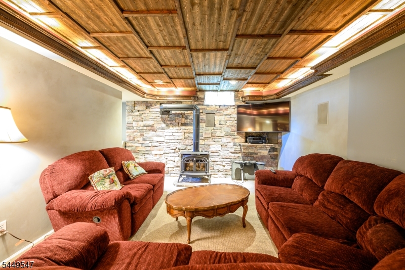 98 Remsen Ave