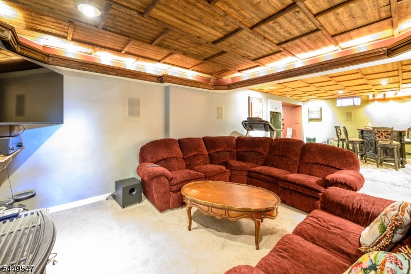 98 Remsen Ave