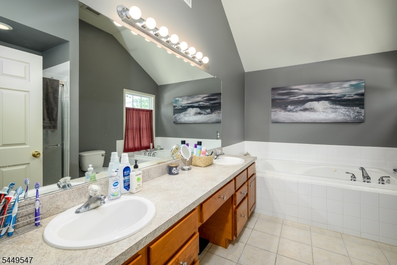 98 Remsen Ave