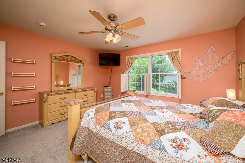 98 Remsen Ave