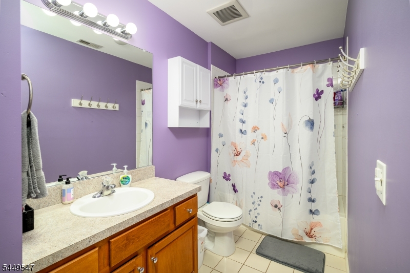 98 Remsen Ave