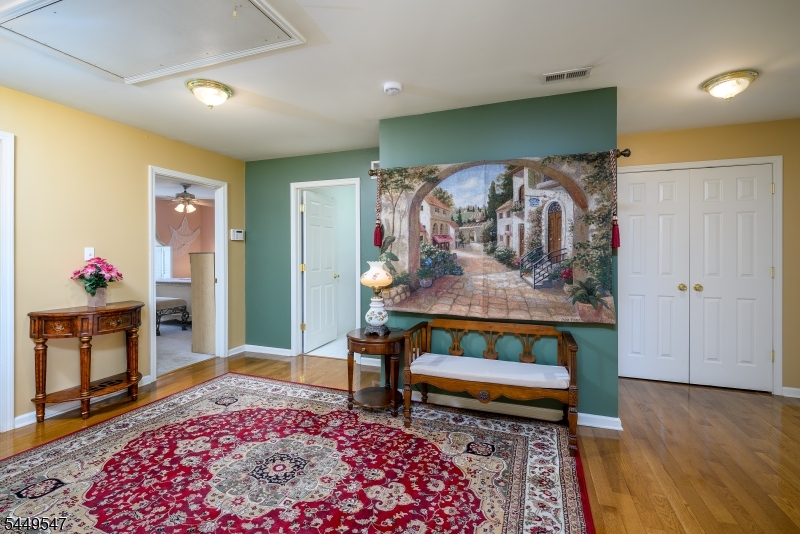 98 Remsen Ave