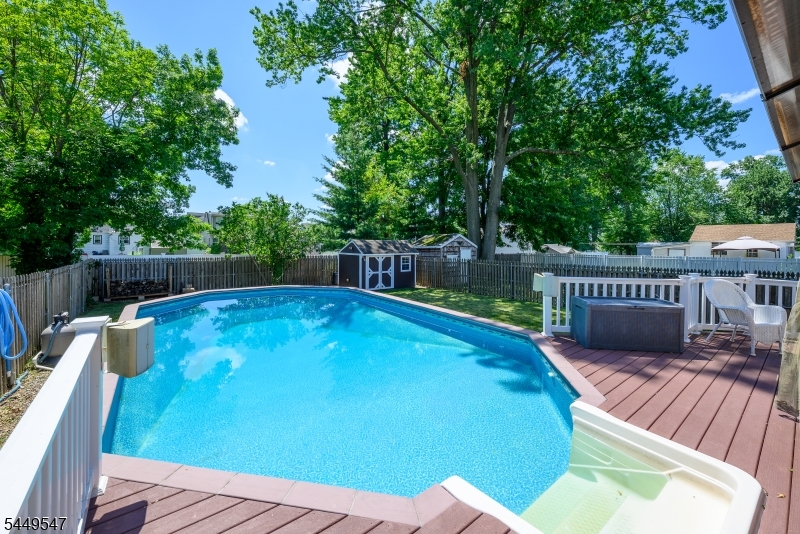 98 Remsen Ave