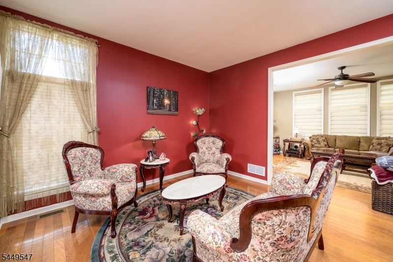98 Remsen Ave