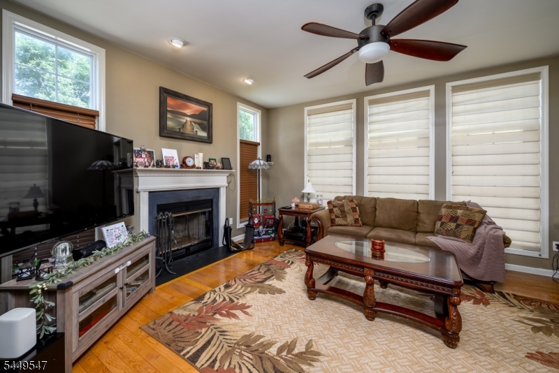 98 Remsen Ave