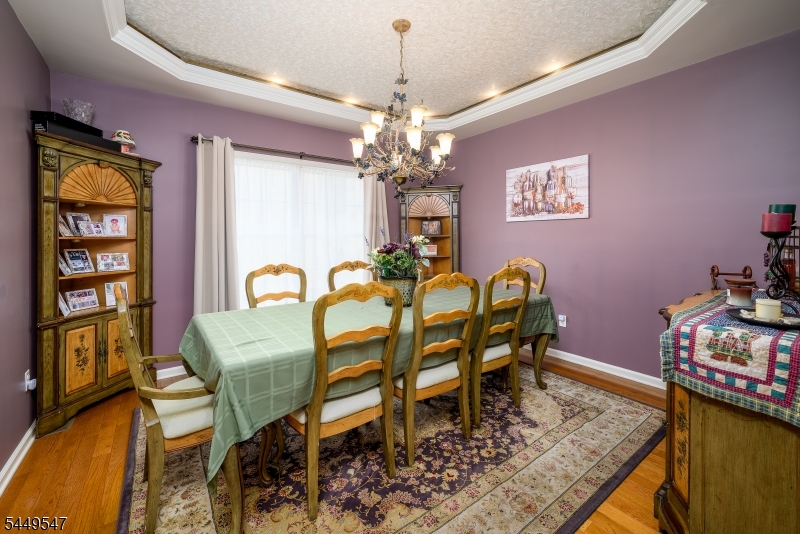 98 Remsen Ave