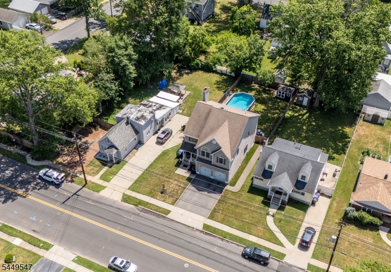 98 Remsen Ave