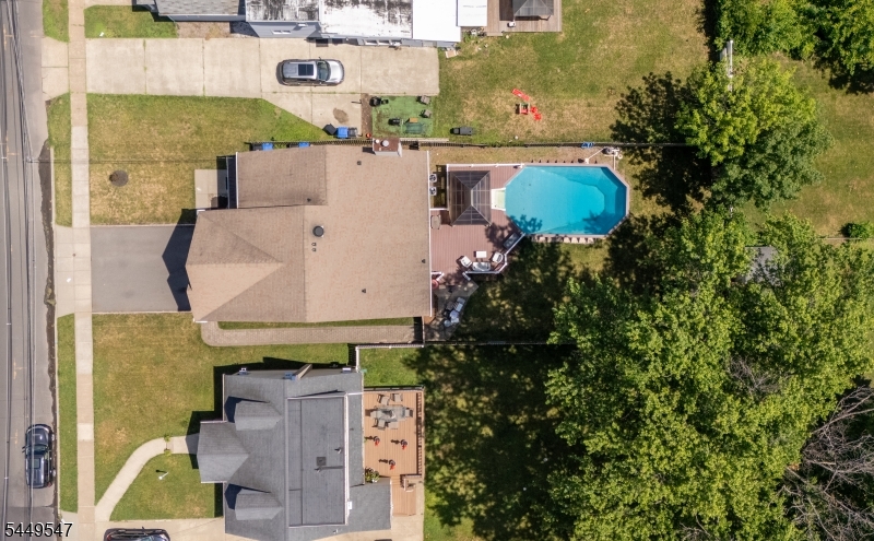 98 Remsen Ave
