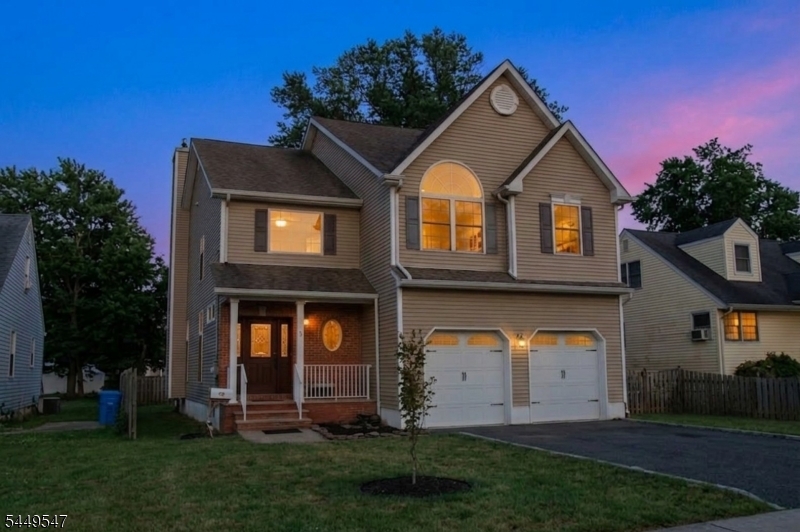 98 Remsen Ave