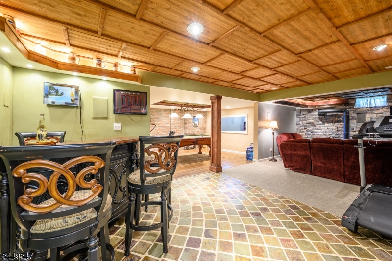 98 Remsen Ave