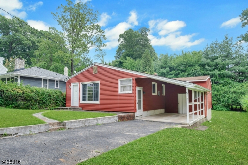 56 Seminole Ave