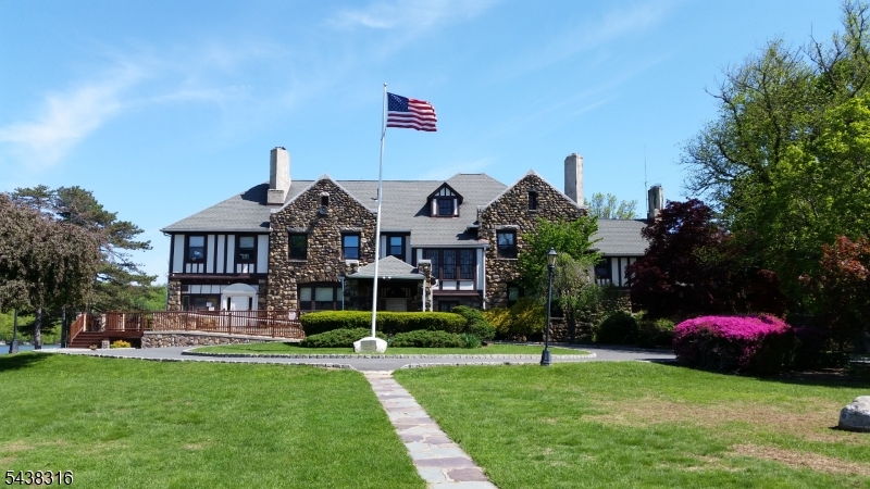 56 Seminole Ave